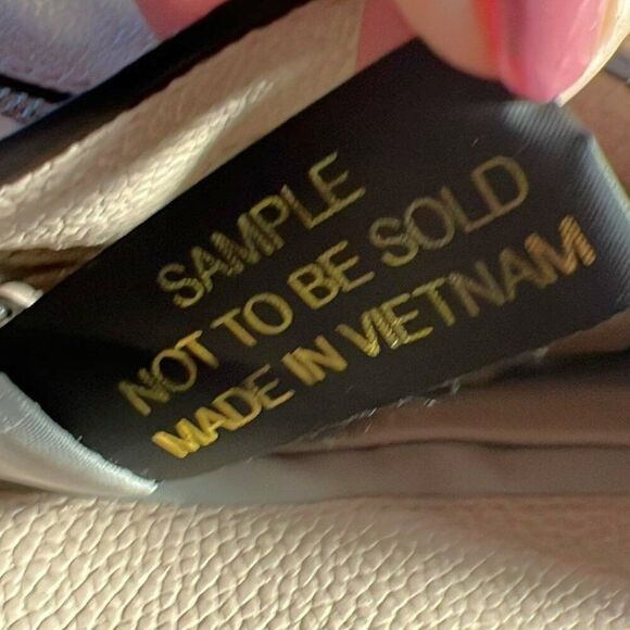 Michael Kors Crossbody - Production Sample - Picture 7 of 14